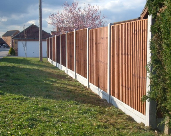garden panel fencing close board panels concrete posts laindon essex