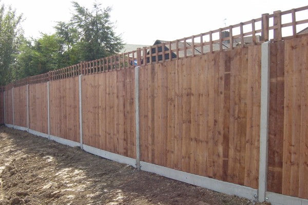 Close Boarded Garden Fencing Basildon, Essex Fencing