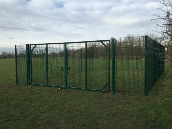 868 Mesh Panel Fencing Corringham Essex