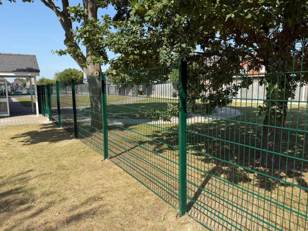 868 Mesh Panel Fencing Rainham Essex