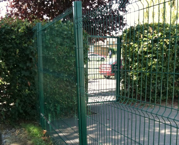 Axiom Mesh Fencing